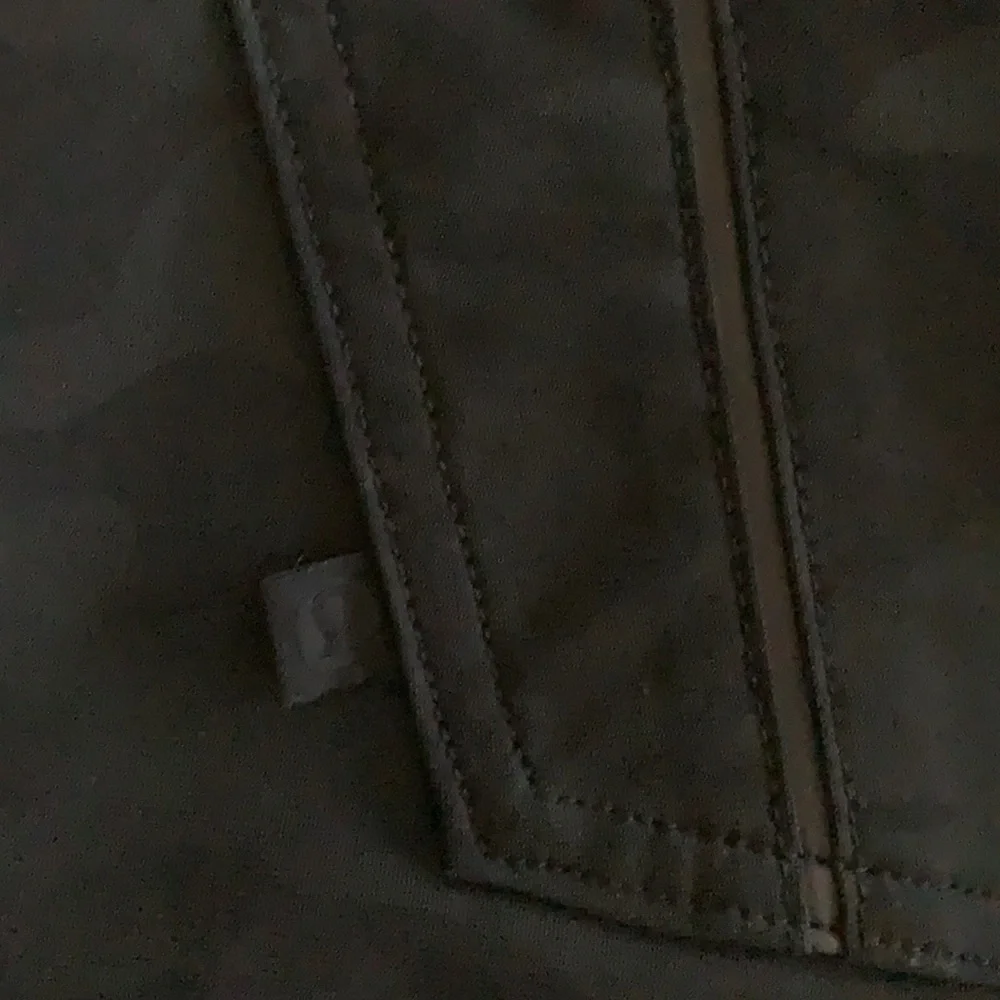 Lululemon Camo Daytrip Pants 6 - Picture 7 of 7